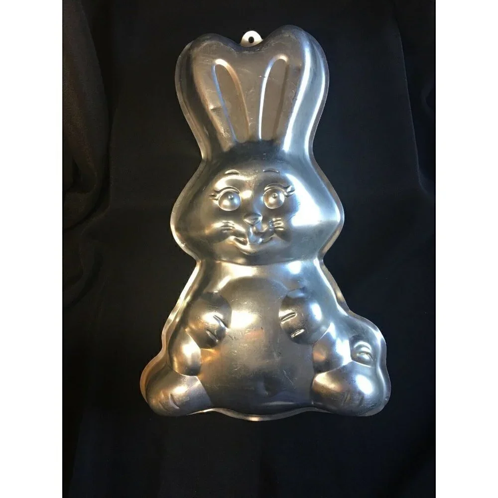 Pair Of Wilton Bunny Aluminum Cake & Cupcake Pan #2105-9408 & 2105-4426 - Easter